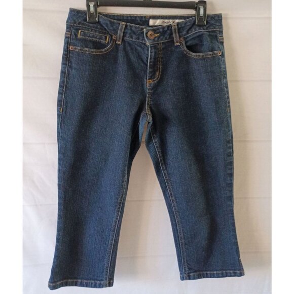 DKNY Women's Mid Rise Capri Jeans Size 10 Stretch Blue Denim Excellent - Picture 1 of 8
